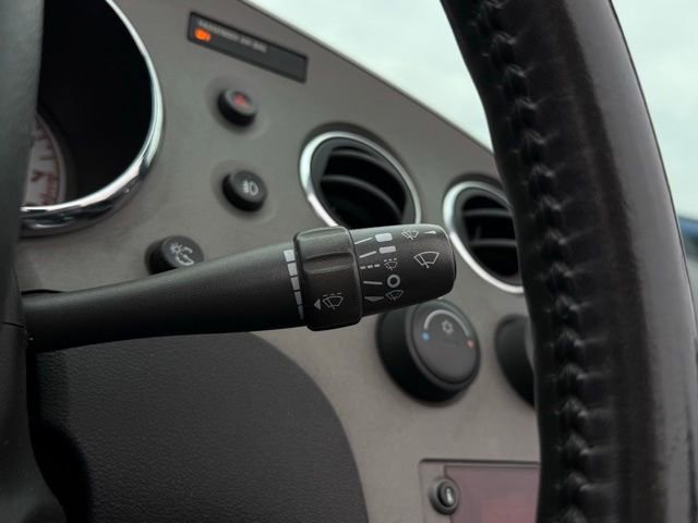 Used 2006 Pontiac Solstice Convertible w/ Premium Package image 11