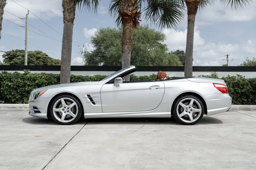 Used 2016 Mercedes-Benz SL 550 image 4