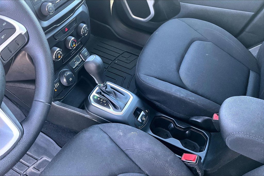 Used 2020 Jeep Renegade Sport w/ Sport Appearance Group AWD/4WD image 15