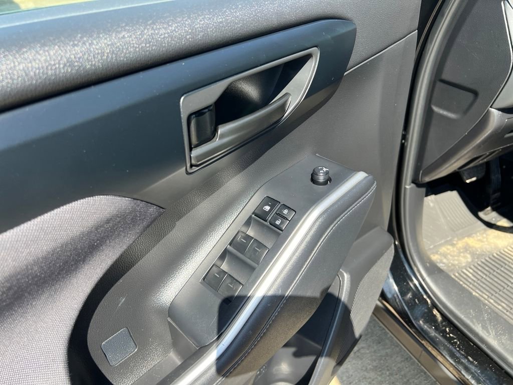 Used 2023 Toyota Highlander L image 12