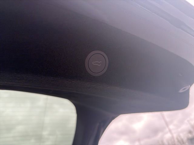 Used 2026 Tesla Model Y Long Range image 9