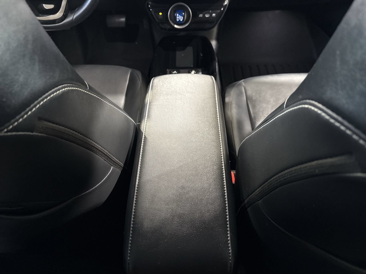 Certified 2020 Toyota Prius Prime Limited FWD image 22