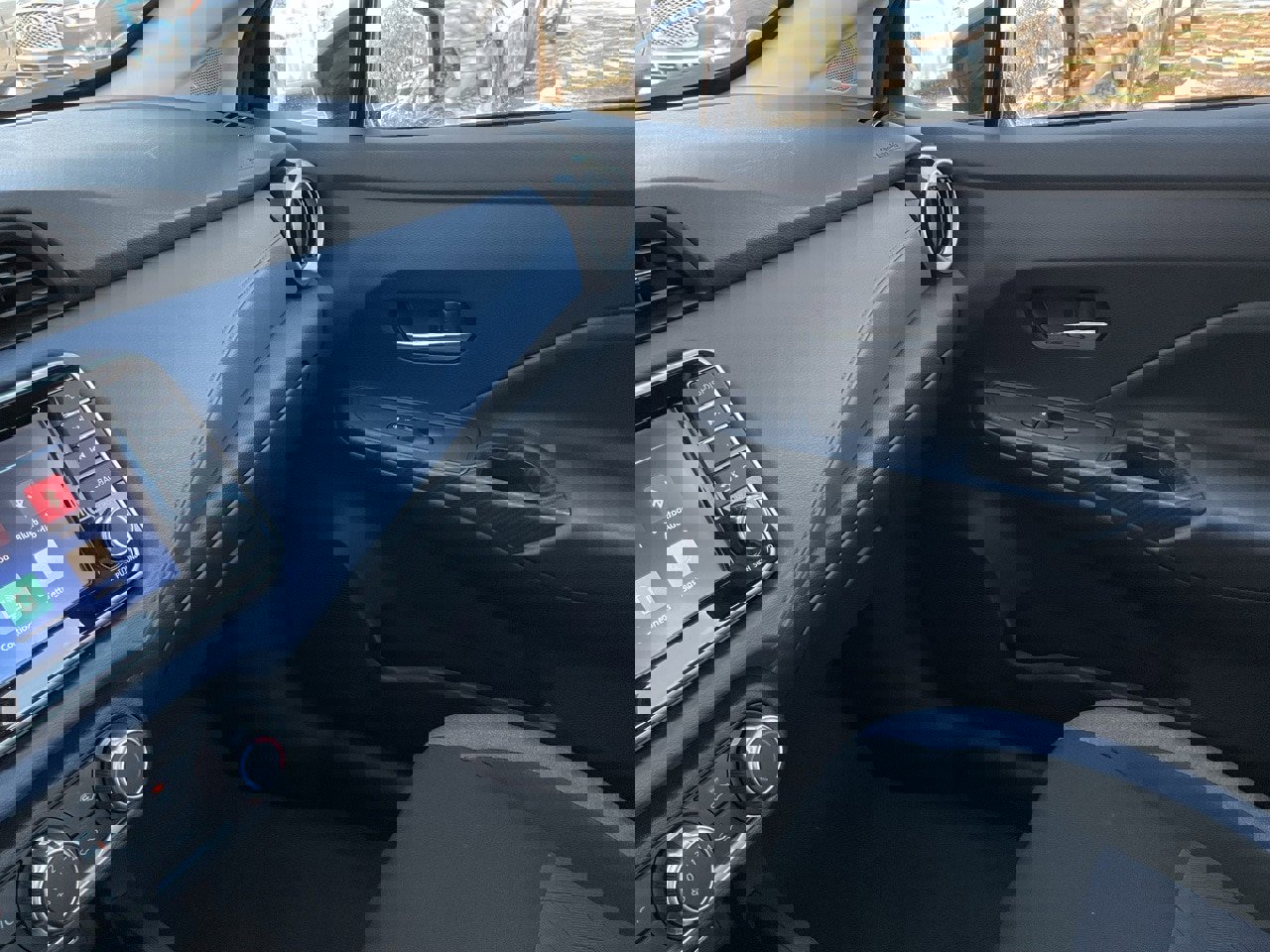 Used 2025 Nissan Versa SV w/ Trunk Package image 34