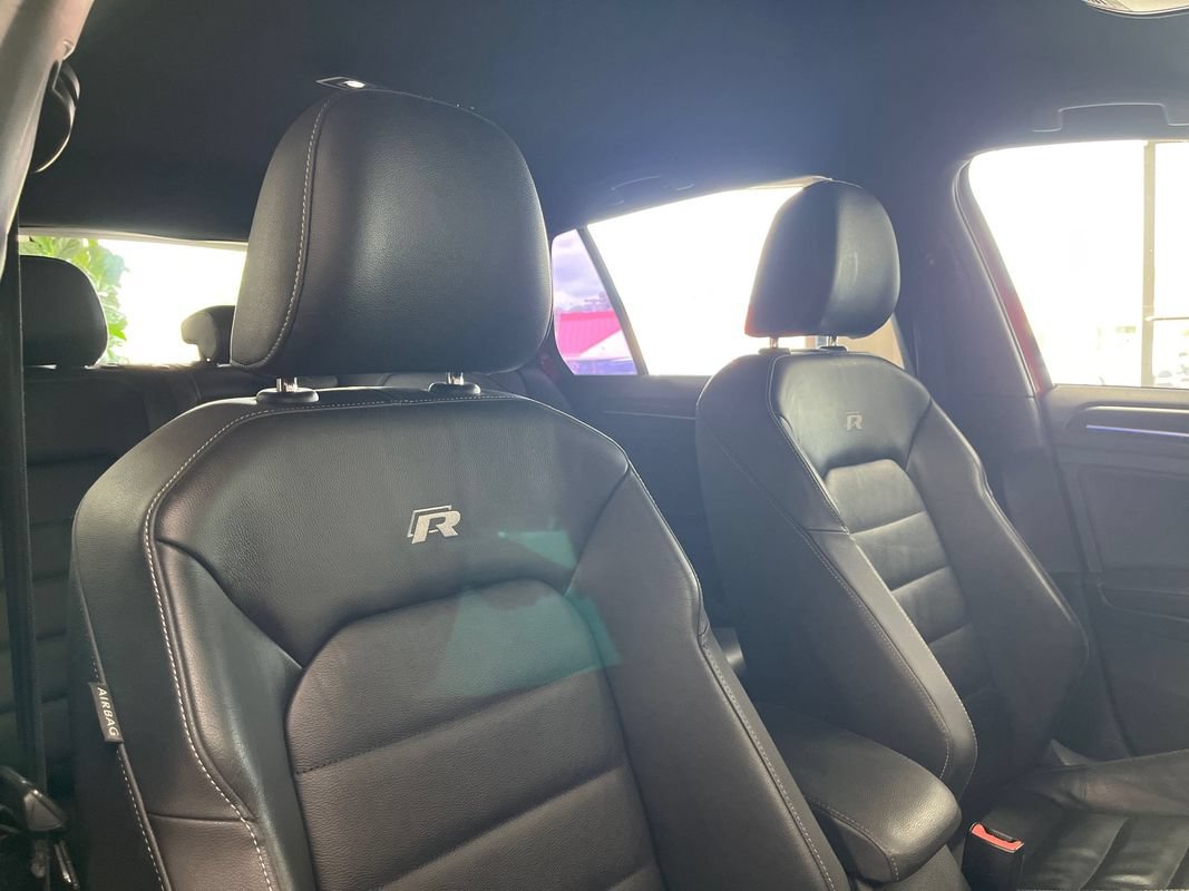 Used 2015 Volkswagen Golf R 4-Door AWD/4WD image 45