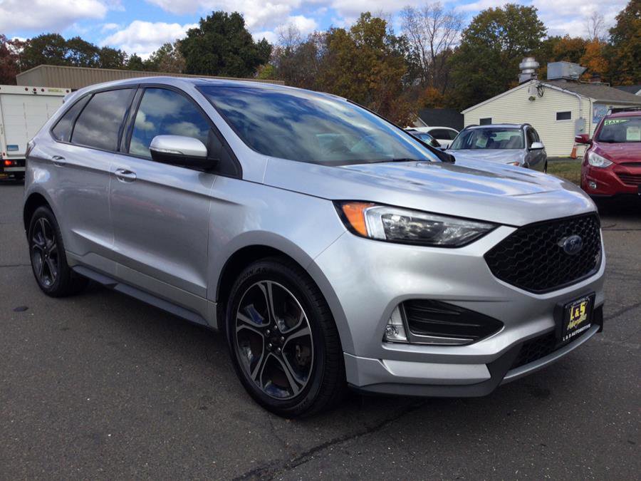 Used 2019 Ford Edge ST w/ Cold Weather Package image 3