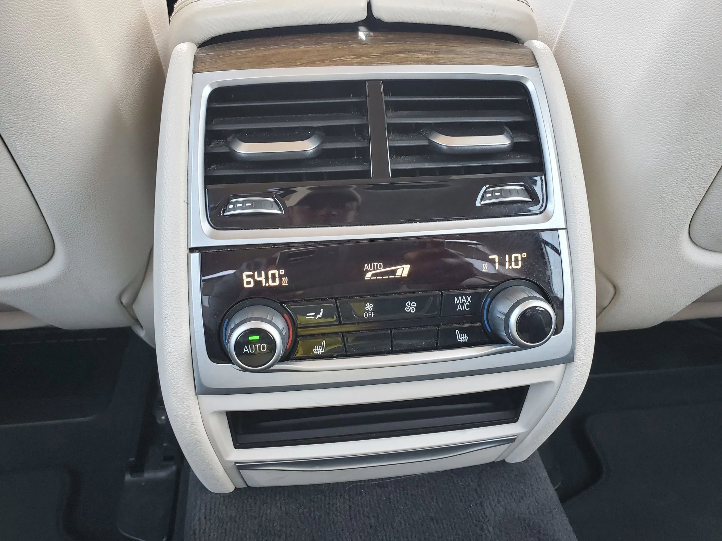 Used 2018 BMW 750i xDrive image 43