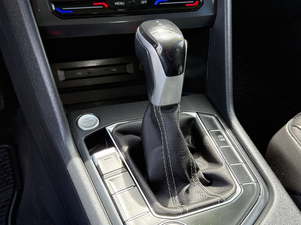 Used 2022 Volkswagen Tiguan SE w/ Panoramic Sunroof Package image 21