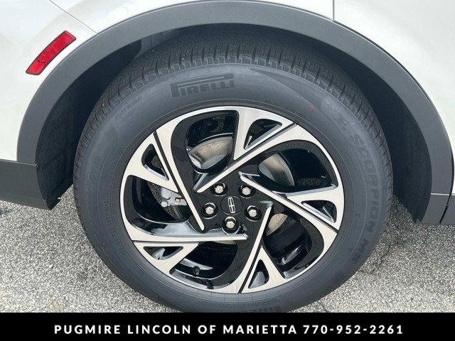 New 2025 Lincoln Nautilus Premier w/ Equipment Group 102A image 17