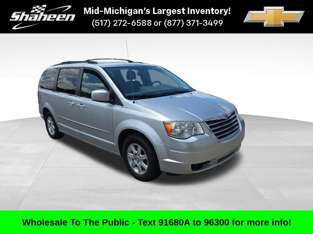 Used 2010 Chrysler Town & Country Touring w/ Entertainment Group #2 FWD image 1