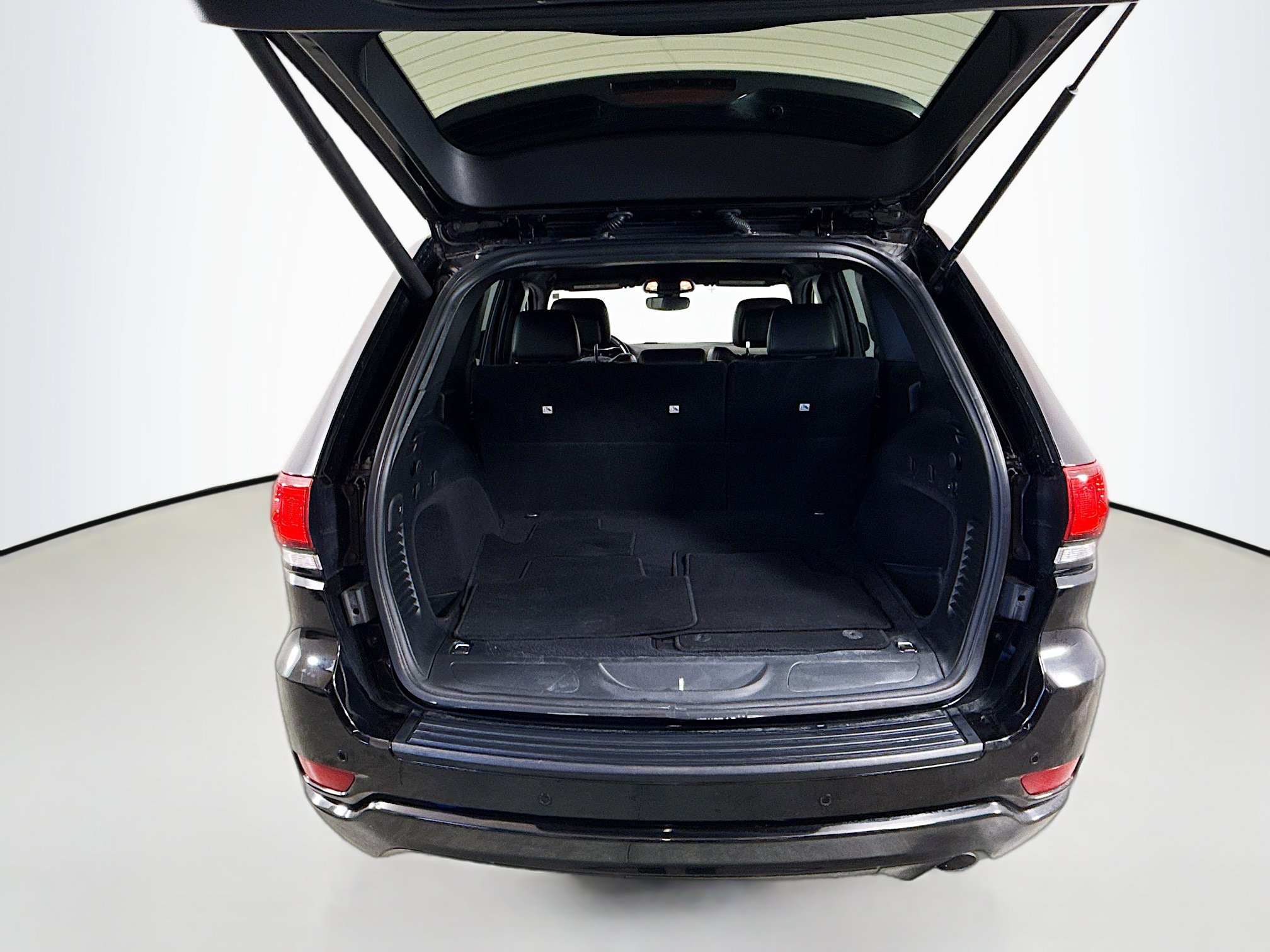 Used 2020 Jeep Grand Cherokee Altitude image 24