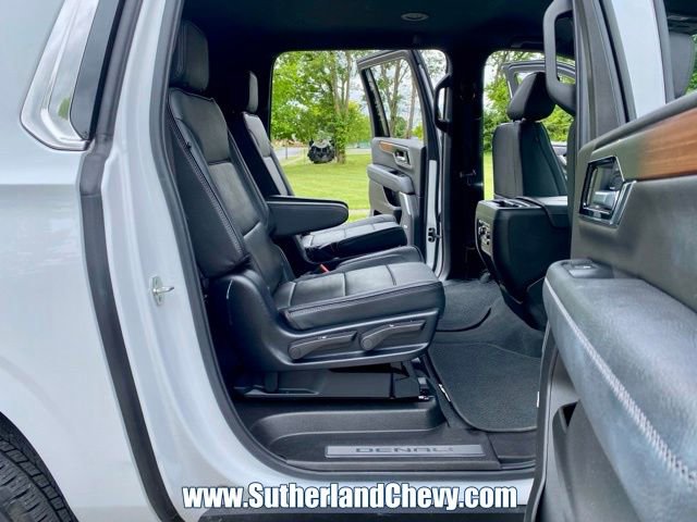 Used 2025 GMC Yukon XL Denali AWD/4WD image 37