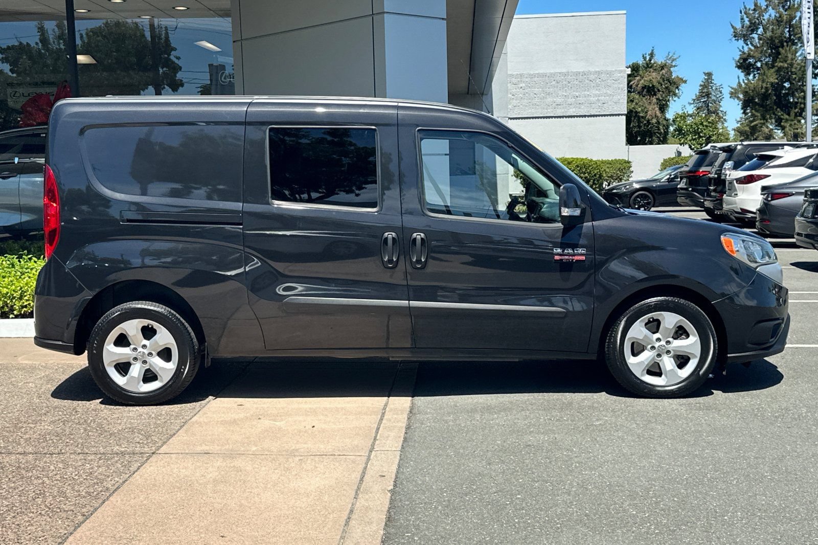 Used 2018 RAM ProMaster City SLT FWD image 3