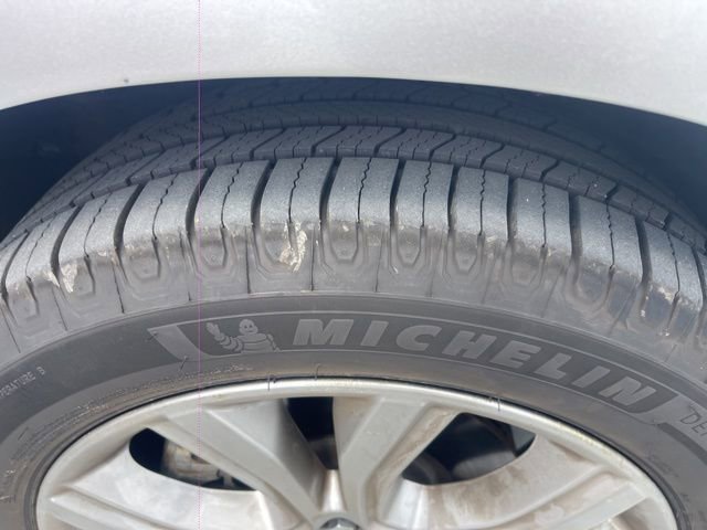 Certified 2019 Ford Edge Titanium image 3