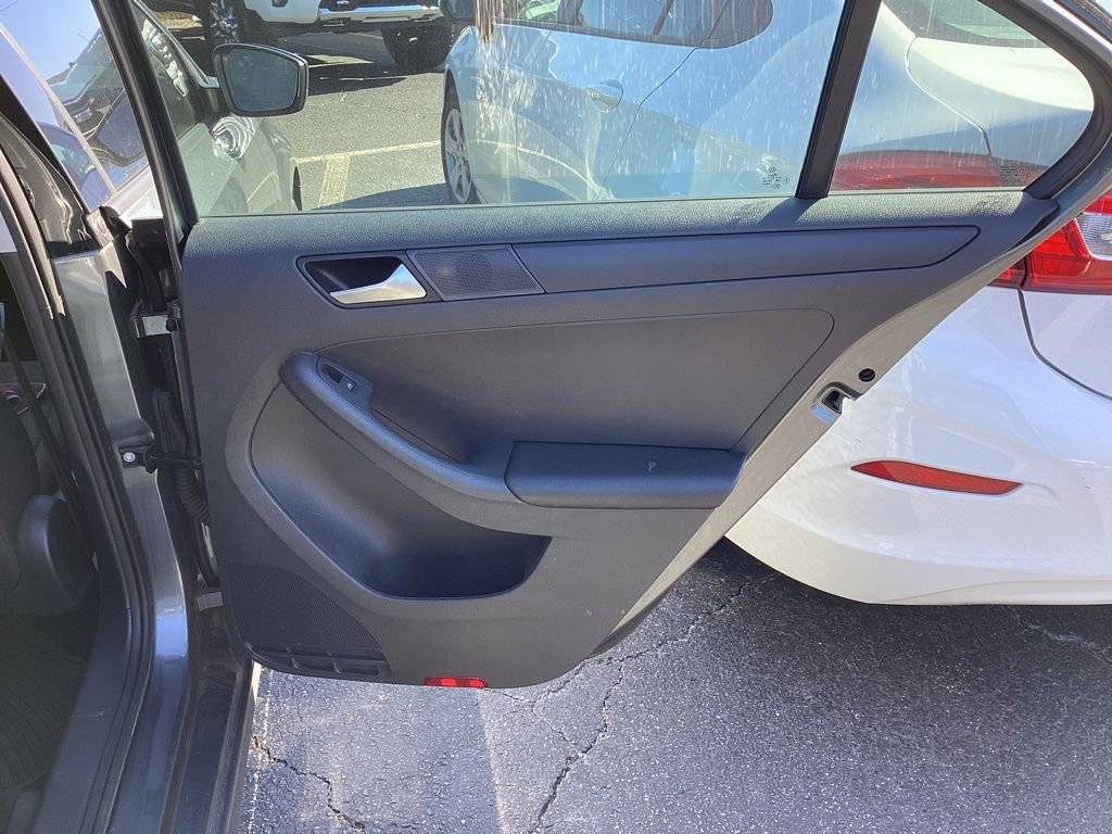 Used 2016 Volkswagen Jetta S image 6