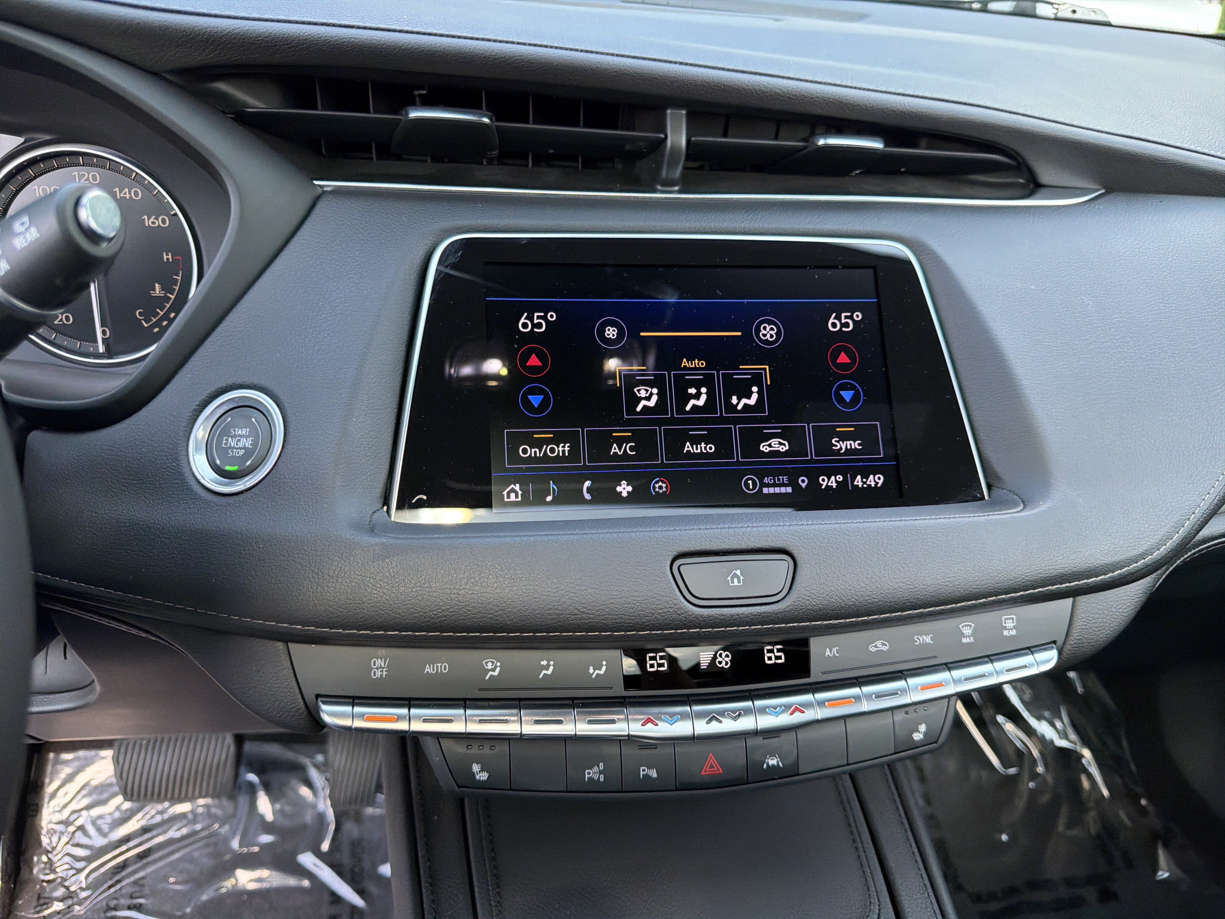 Used 2023 Cadillac XT4 Premium Luxury FWD image 29