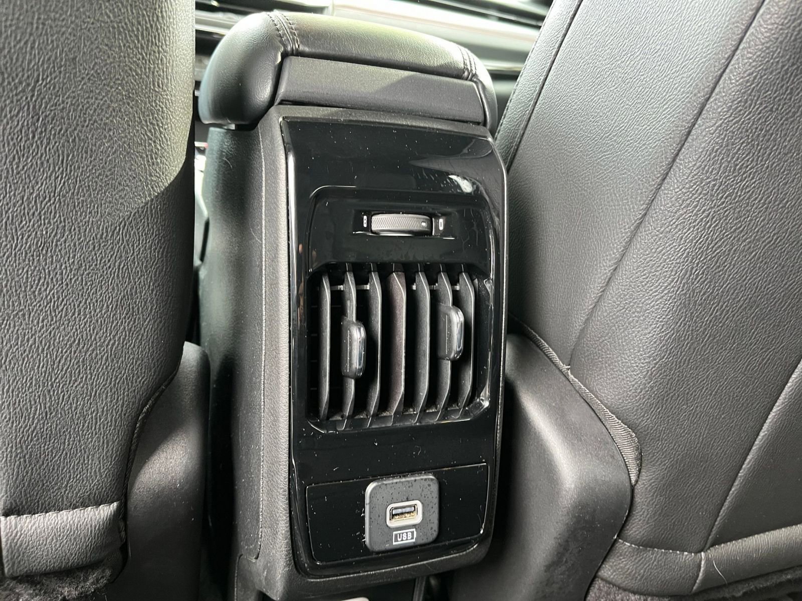 Used 2025 Jeep Compass Trailhawk w/ Trailer Tow Group image 24