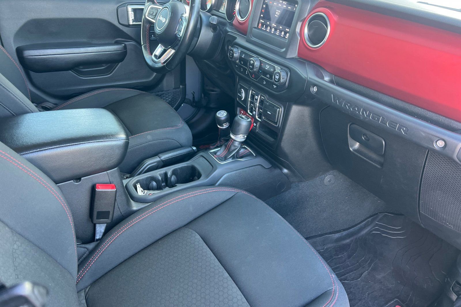 Used 2020 Jeep Wrangler Unlimited Rubicon w/ Steel Bumper Group AWD/4WD image 17