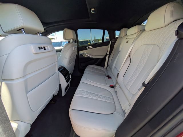 Used 2023 BMW X6 xDrive40i w/ Premium Package image 11