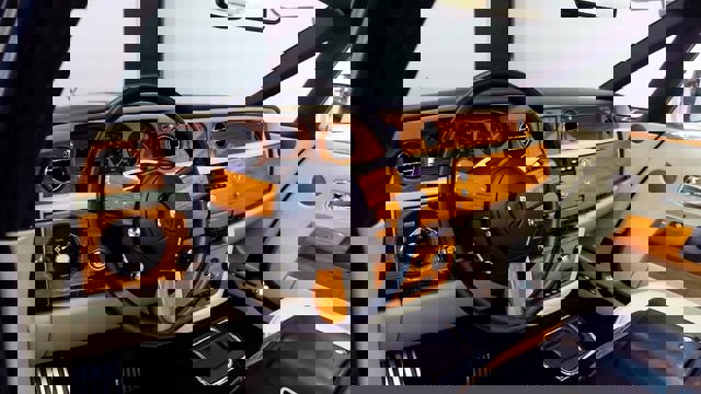 Used 2011 Rolls-Royce Phantom Drophead Coupe image 22