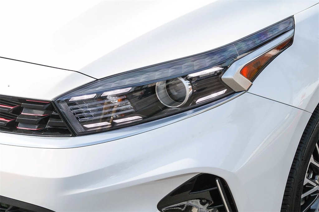 Used 2023 Kia Forte GT-Line w/ GT-Line Premium Package image 4