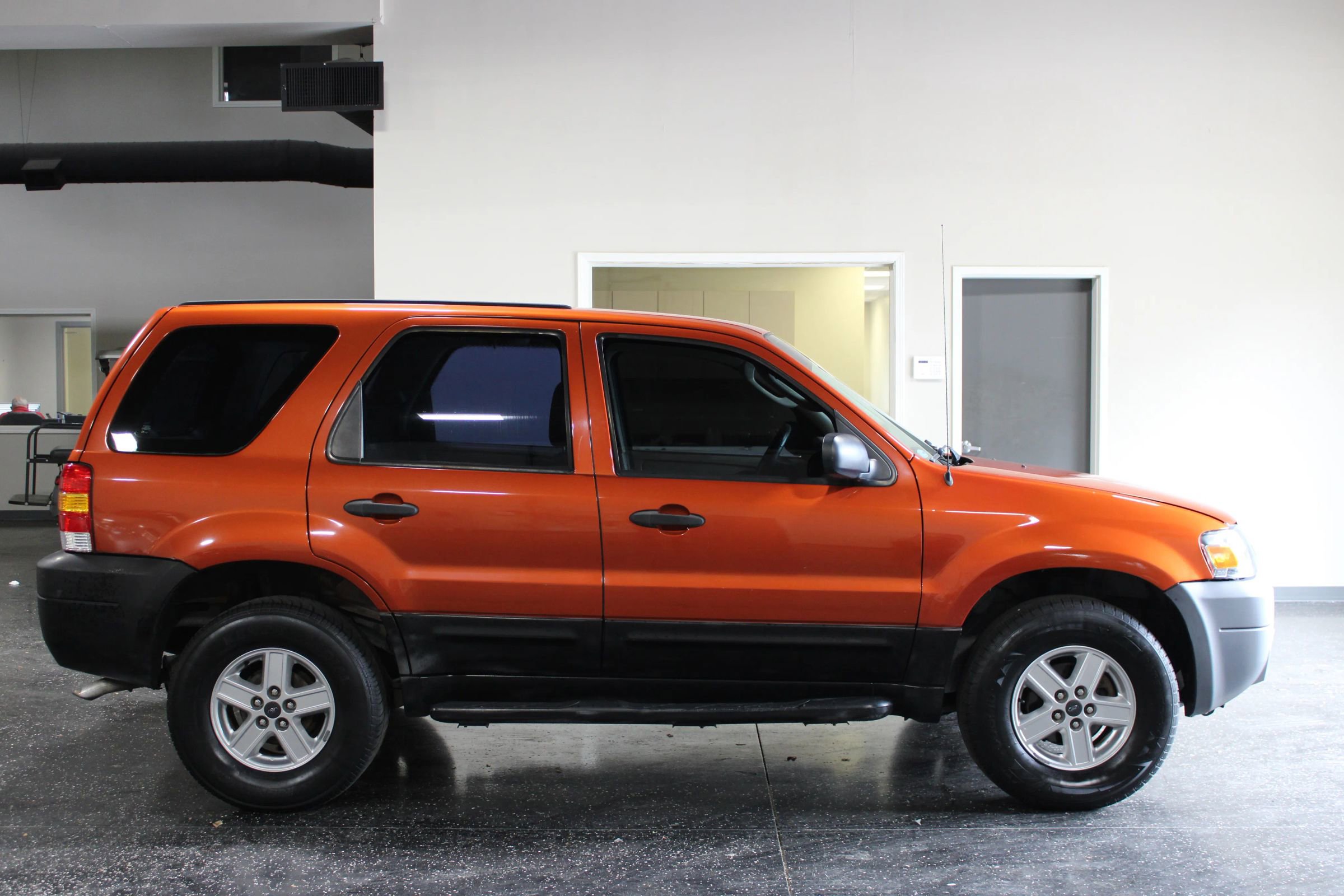 Used 2007 Ford Escape XLS FWD image 2