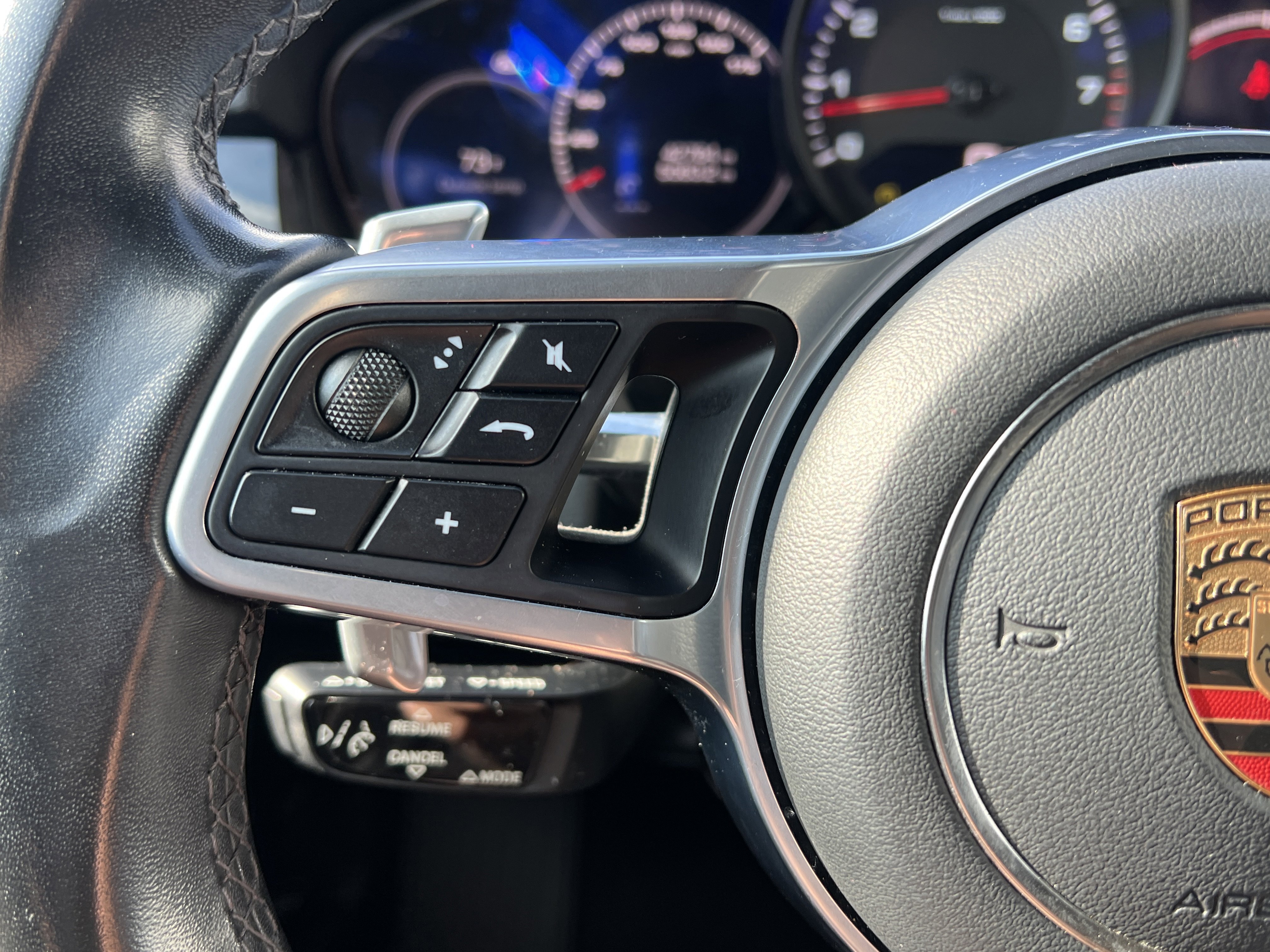 Used 2021 Porsche Cayenne image 28