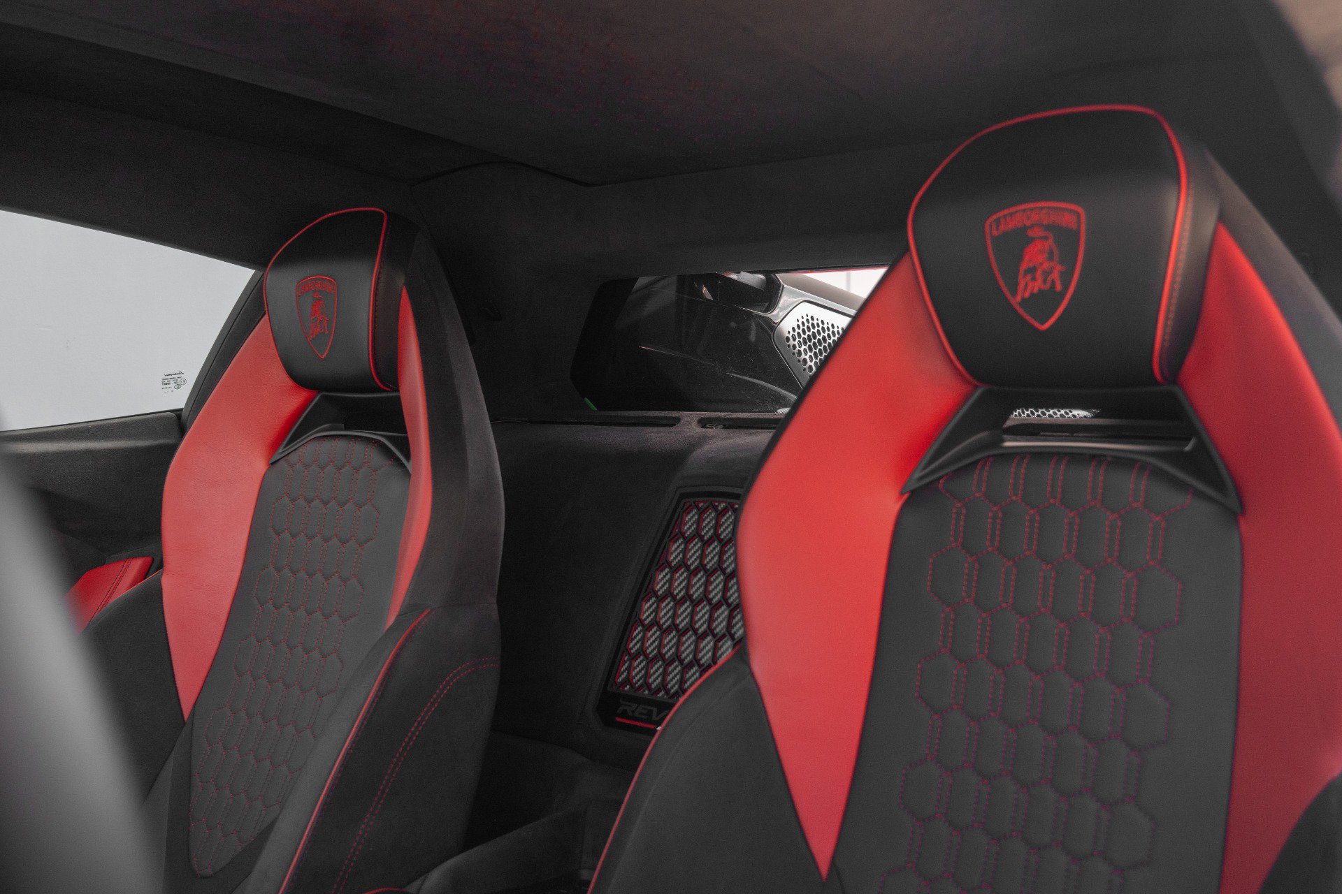 Used 2024 Lamborghini Revuelto image 6