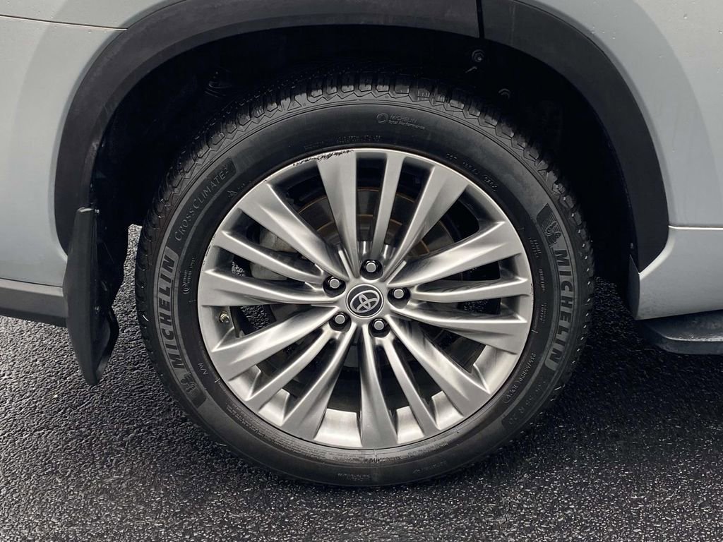 Used 2020 Toyota Highlander Platinum image 7
