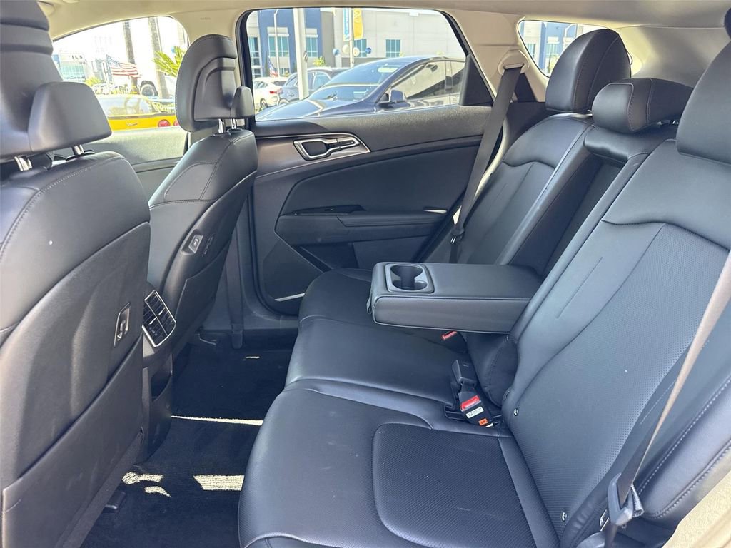 Used 2025 Kia Sportage EX image 22