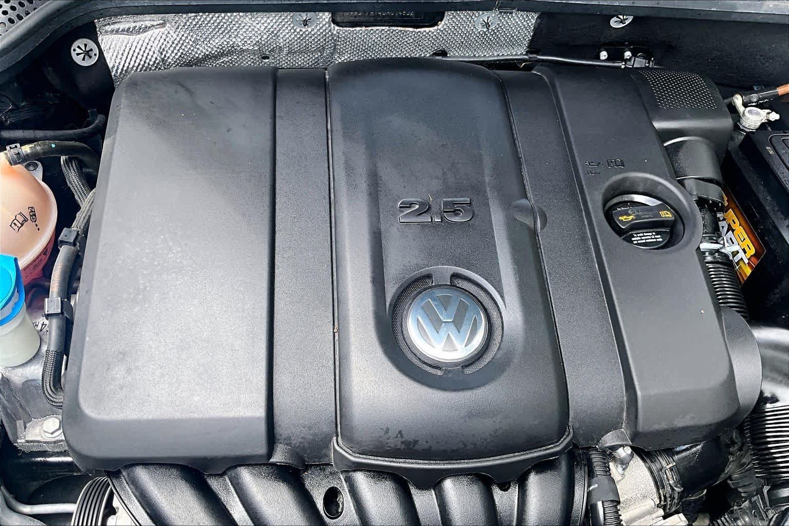 Used 2013 Volkswagen Beetle 2.5 FWD image 28