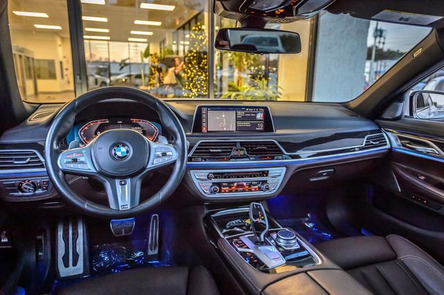 Used 2020 BMW 740i w/ M Sport Package image 26