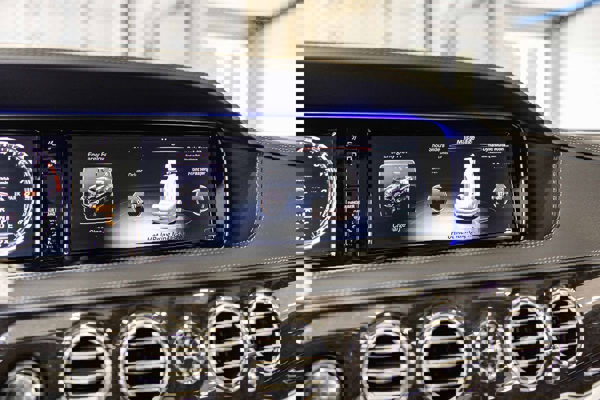 Used 2017 Mercedes-Benz S 550e w/ Premium Package image 28