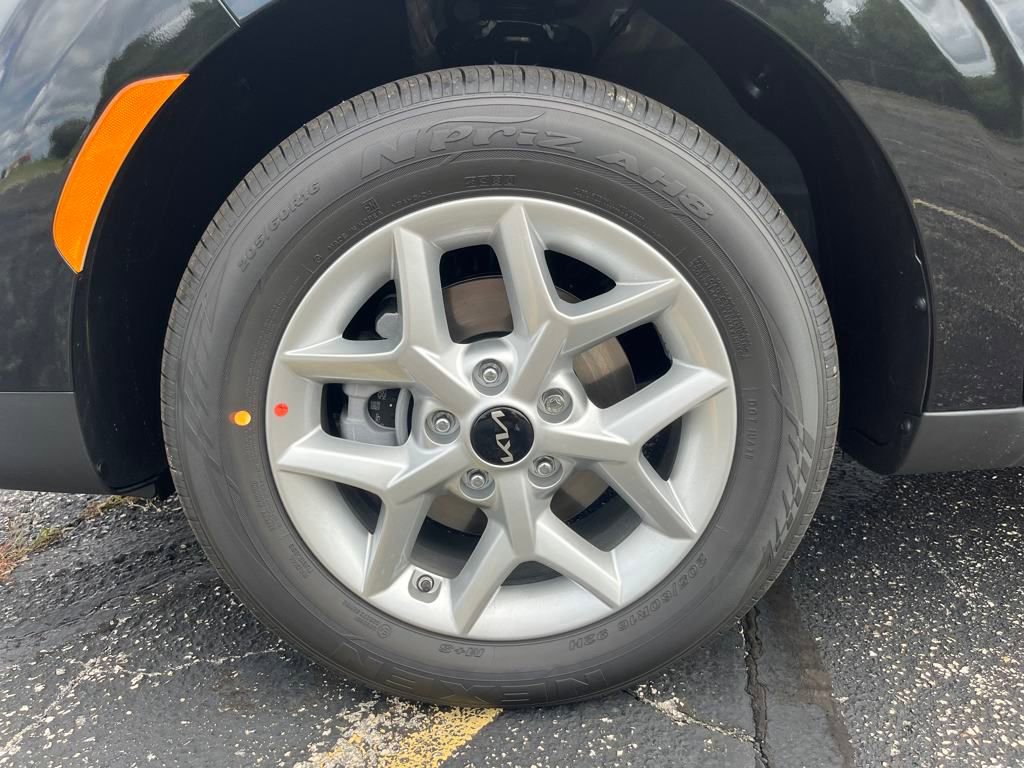 New 2025 Kia Soul S image 9