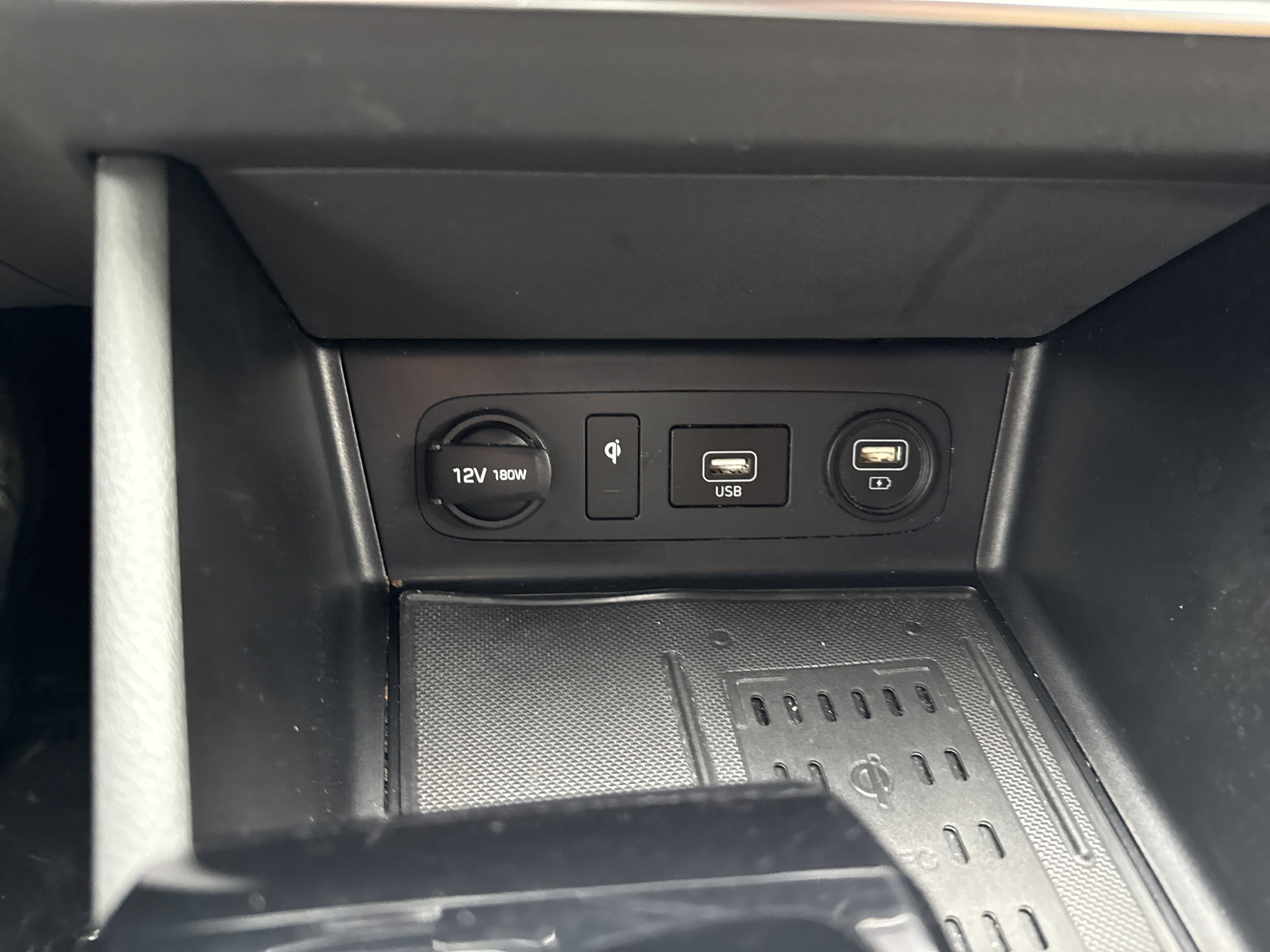 Used 2021 Hyundai Sonata Limited w/ Preferred Accessory Package image 21