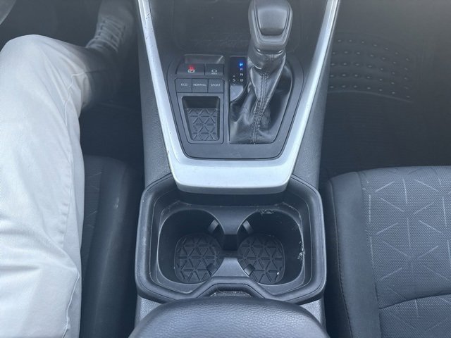 Used 2021 Toyota RAV4 XLE image 25