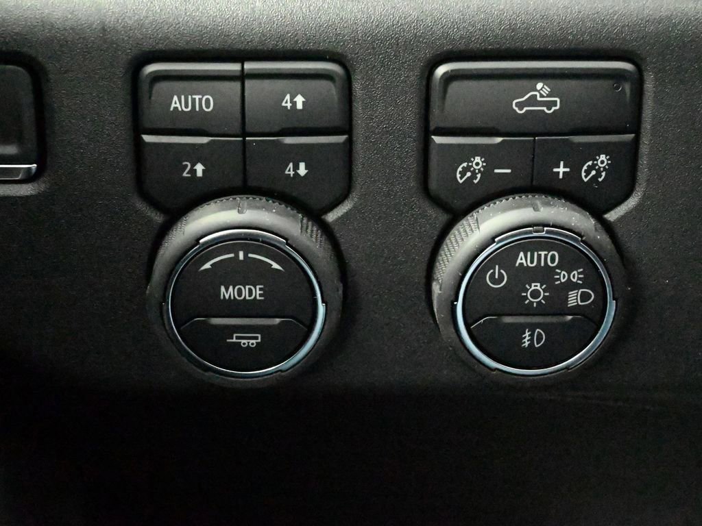 Used 2025 Chevrolet Silverado 1500 LT Trail Boss w/ LPO, Dark Essentials Package image 36