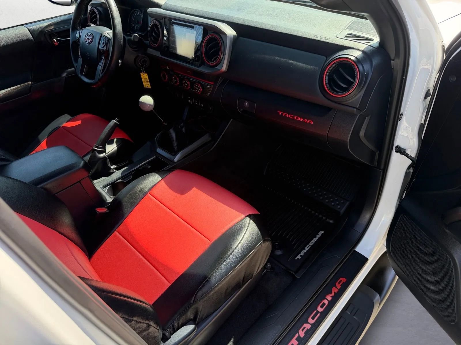 Used 2019 Toyota Tacoma TRD Off-Road image 24