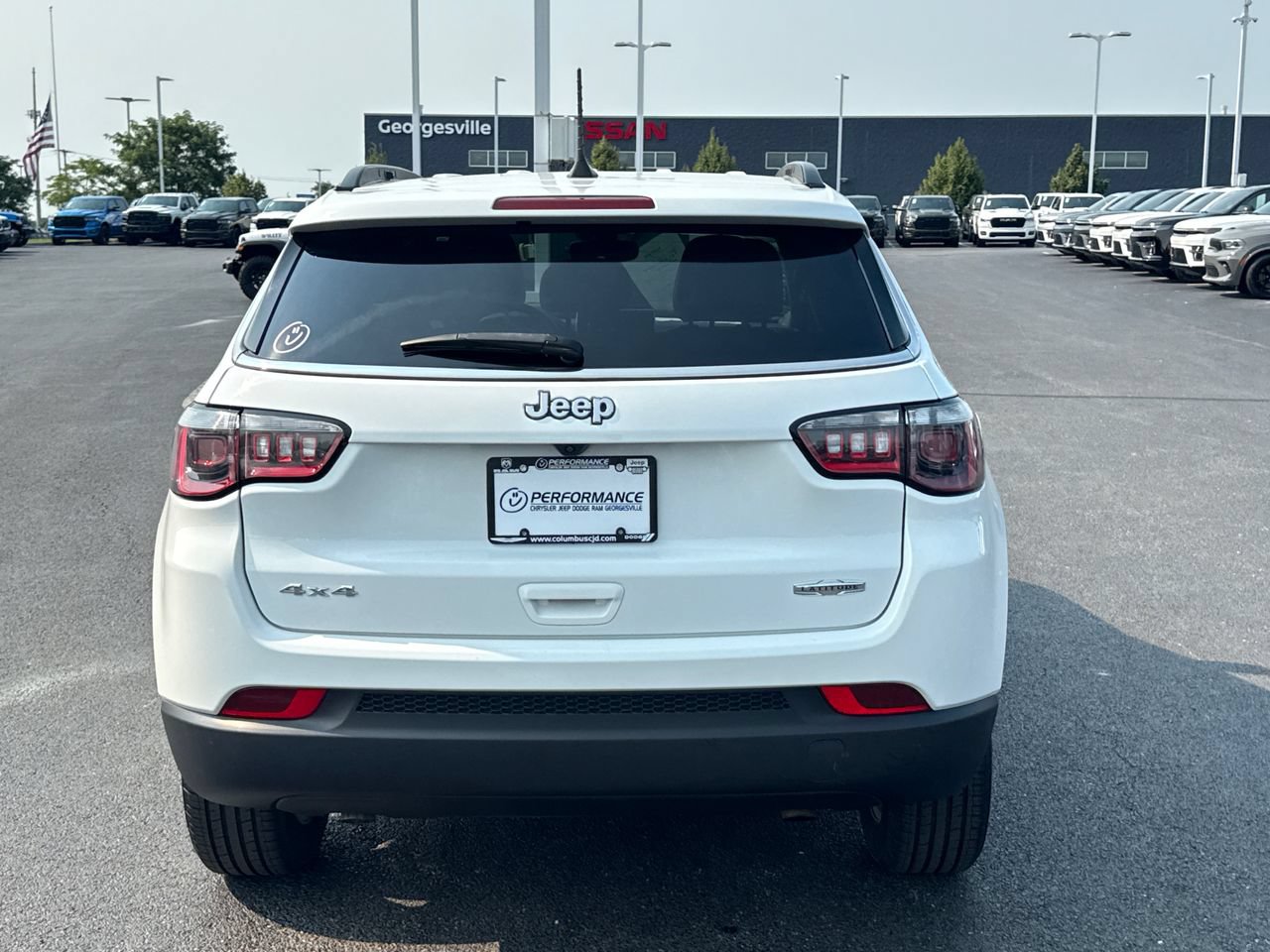 Used 2024 Jeep Compass Latitude AWD/4WD image 4