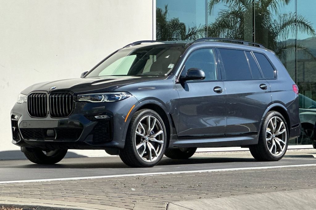 Used 2022 BMW X7 M50i image 7
