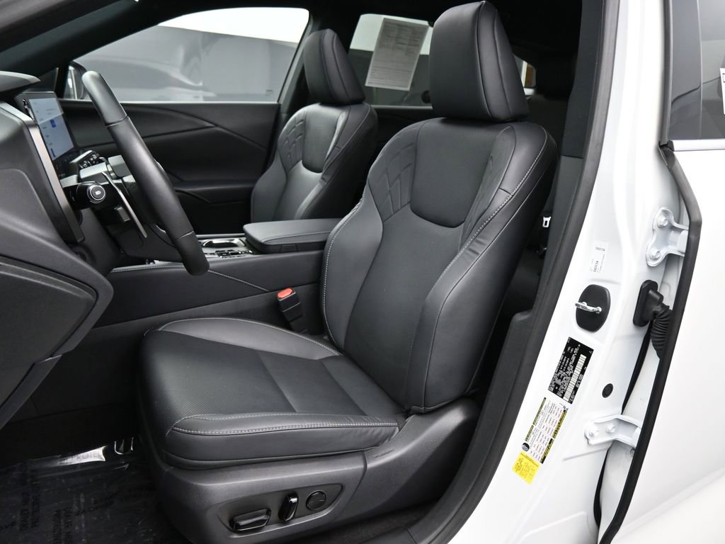 Used 2023 Lexus RX 350h w/ Accessory Package (Z1) image 16