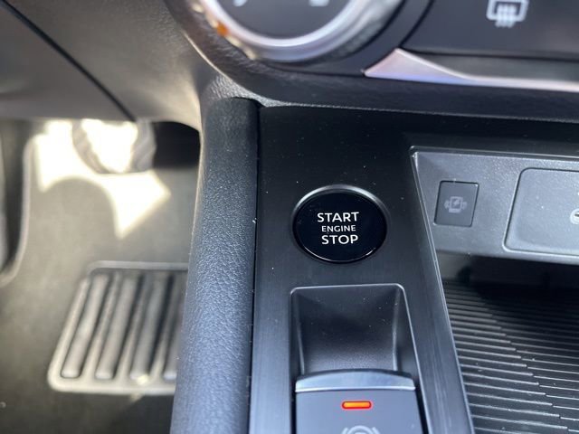 New 2025 Nissan Kicks SV image 24