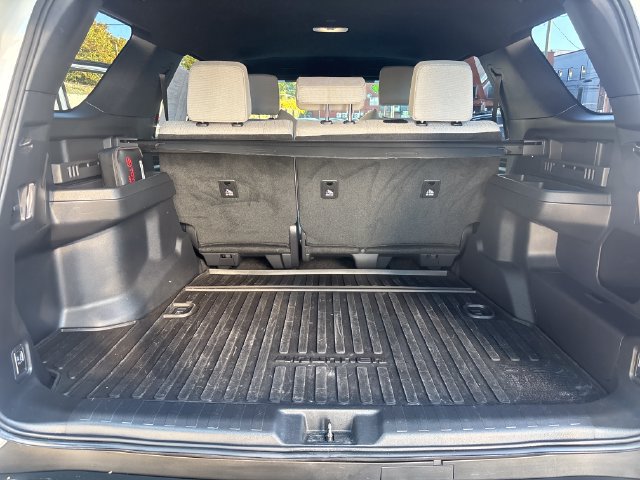 Used 2025 Toyota 4Runner SR5 AWD/4WD image 21