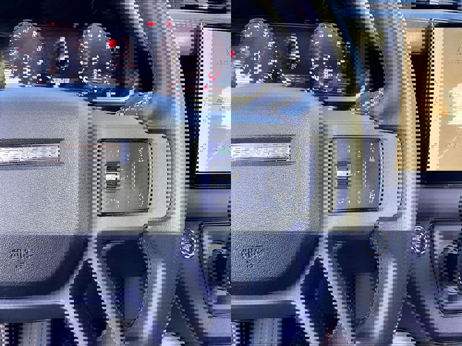 Used 2023 Land Rover Defender 130 X-Dynamic SE image 21