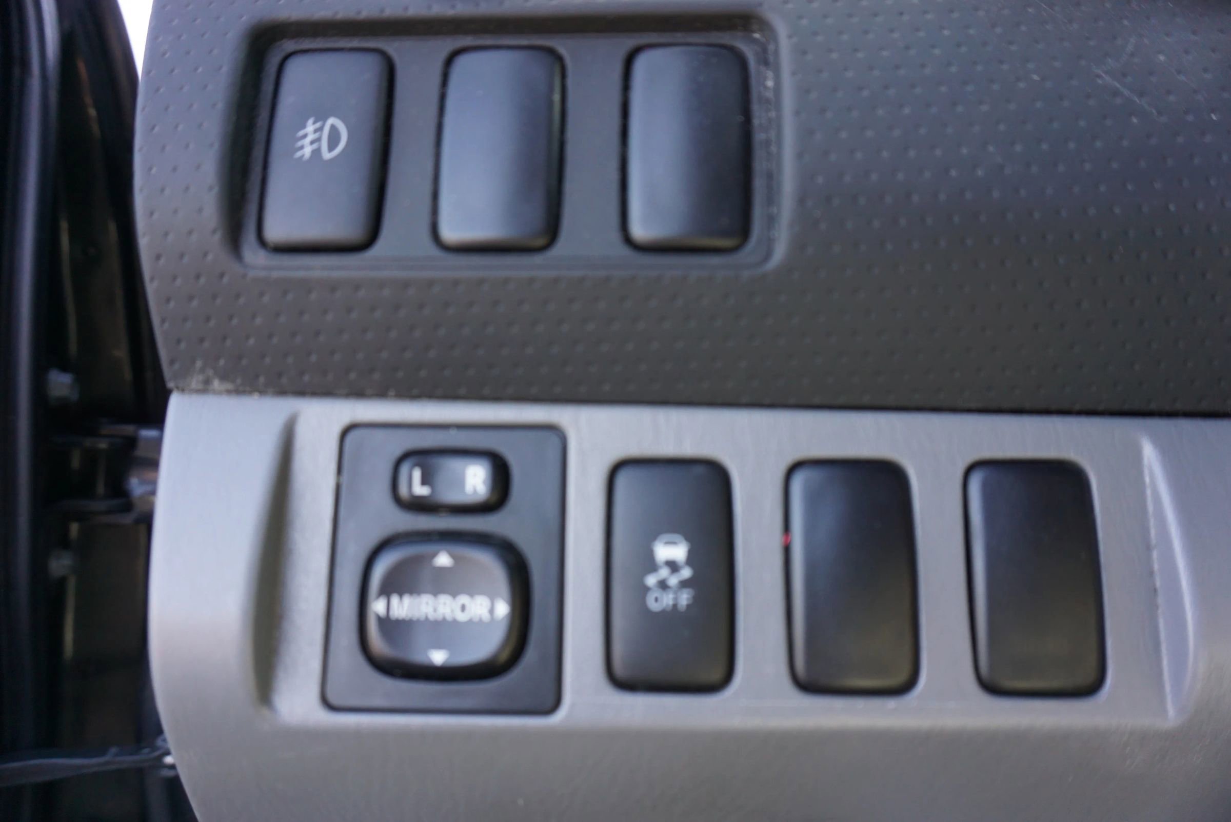 Used 2014 Toyota Tacoma PreRunner w/ SR5 Package RWD image 22