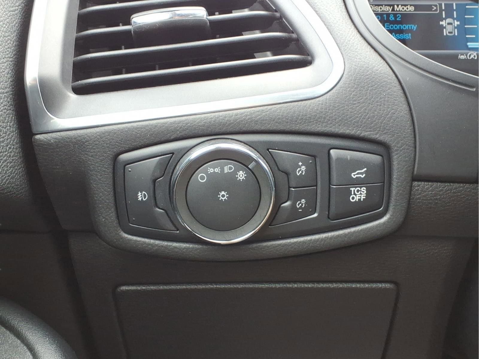 Used 2022 Ford Edge Titanium image 18