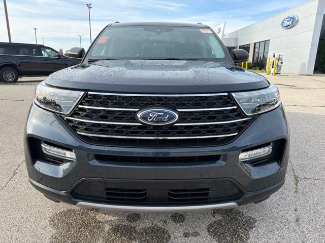 Used 2024 Ford Explorer XLT w/ Equipment Group 202A AWD/4WD image 9