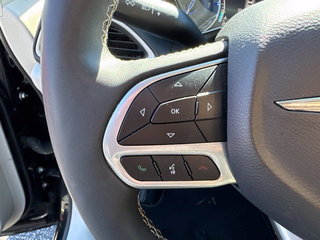 Used 2023 Chrysler Pacifica Touring-L FWD image 18