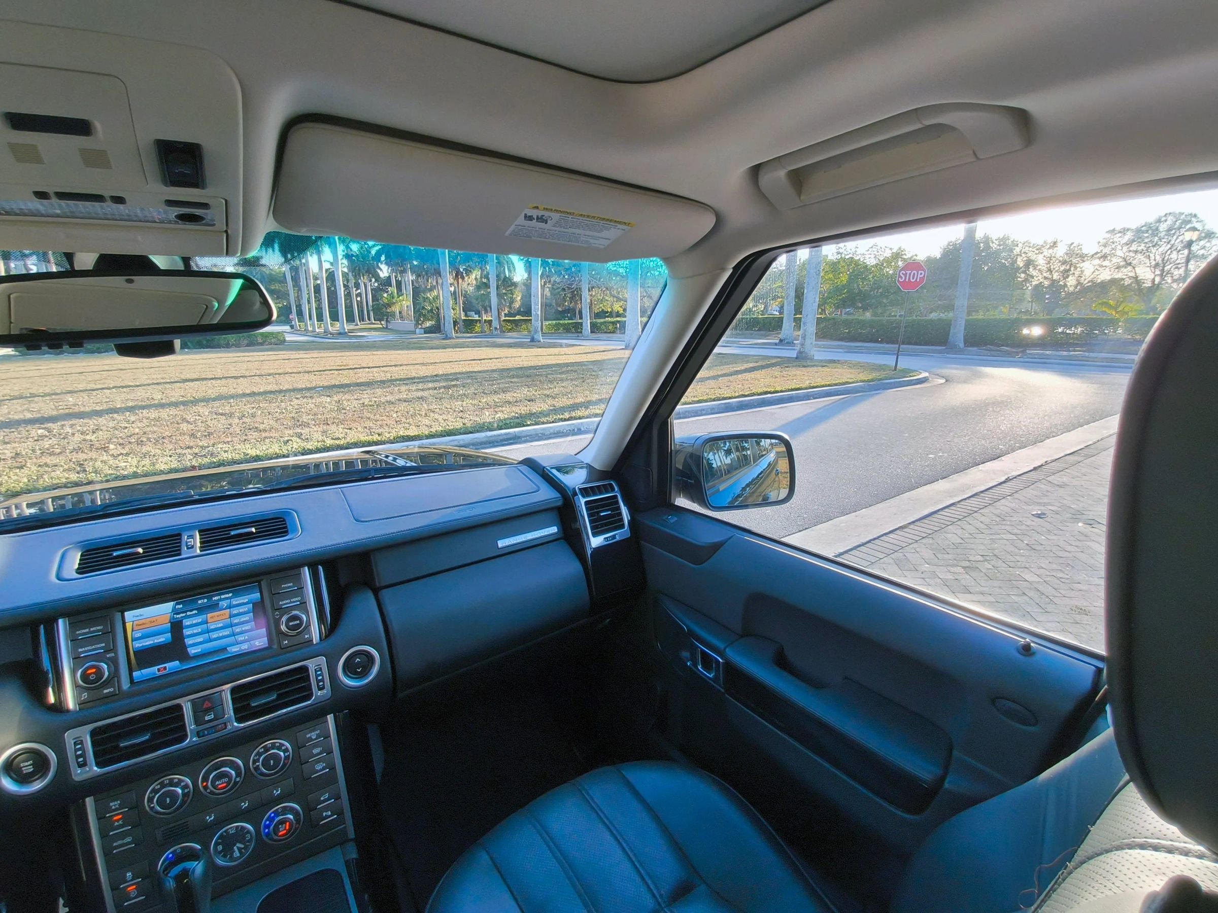 Used 2012 Land Rover Range Rover Supercharged image 26