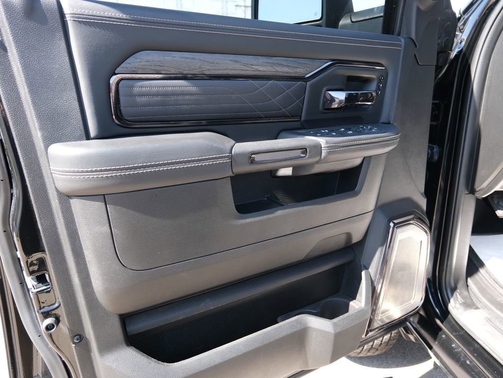 Used 2025 RAM 3500 Limited image 16