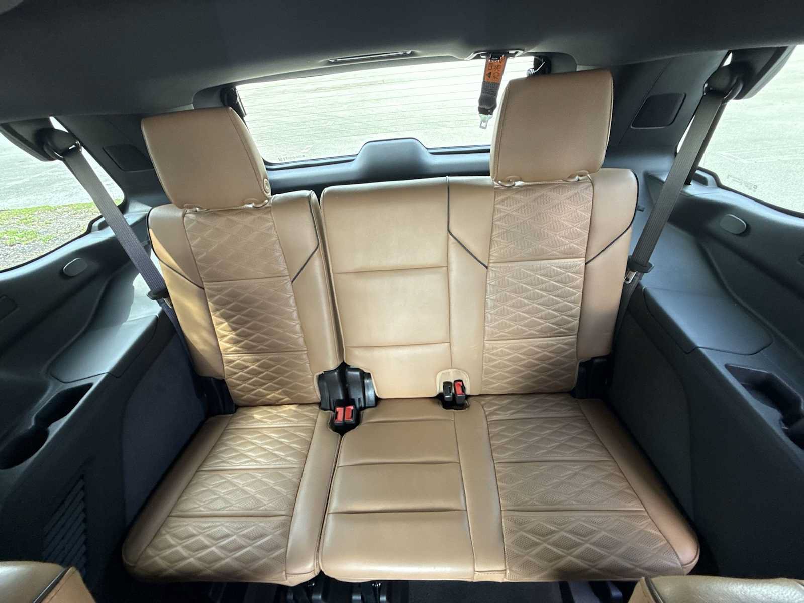 Used 2022 Cadillac Escalade Premium Luxury w/ Performance Package AWD/4WD image 25